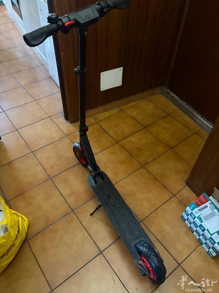 代朋友出售滑板车 性能不怎么清楚需要自己过来试，微信zxiaojieg