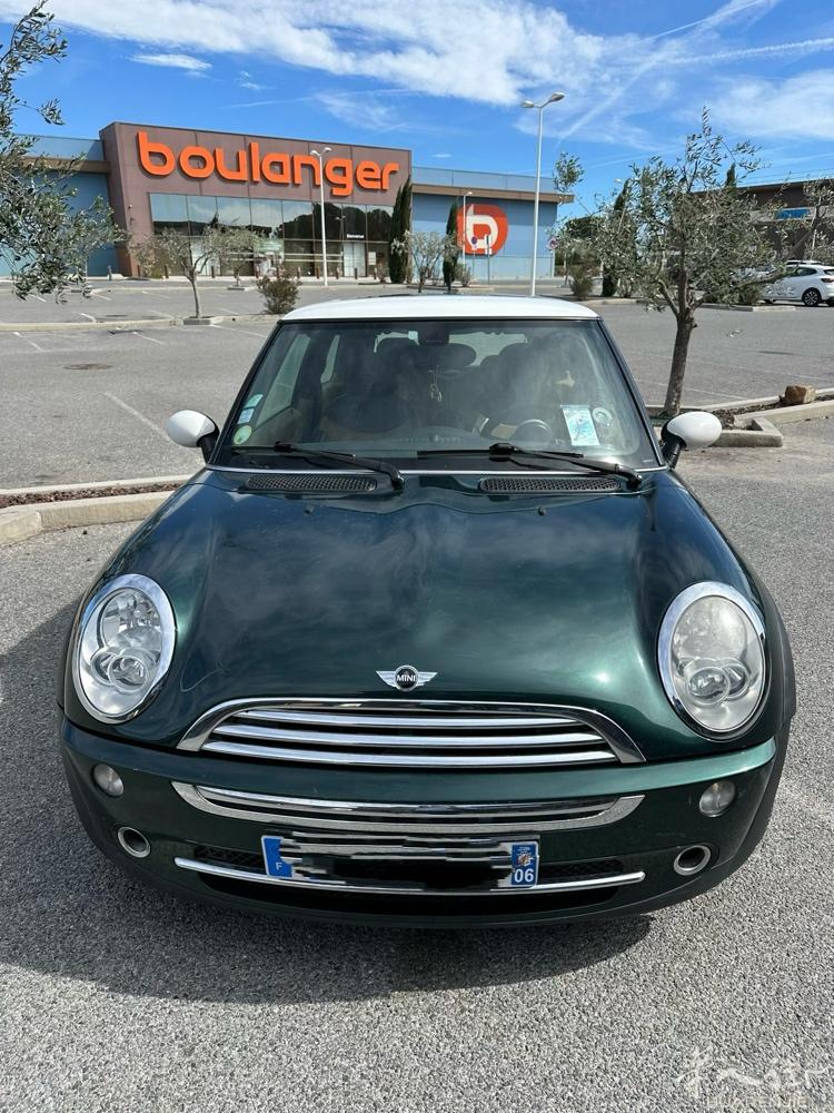 Mini Cooper 手动挡 · 汽油版 · 墨绿色 · 15万公里 · 天窗