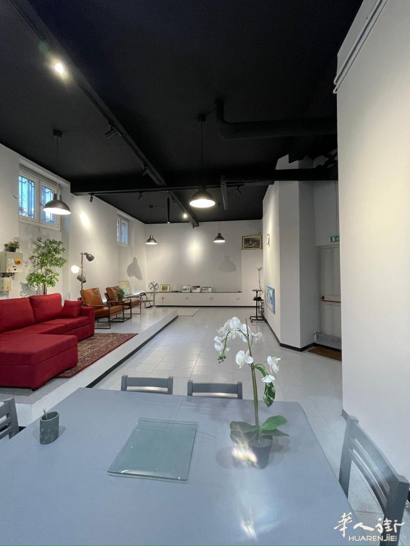 https://att.huarenjie.com/attachment/information/20251012/1760213867959607.jpg