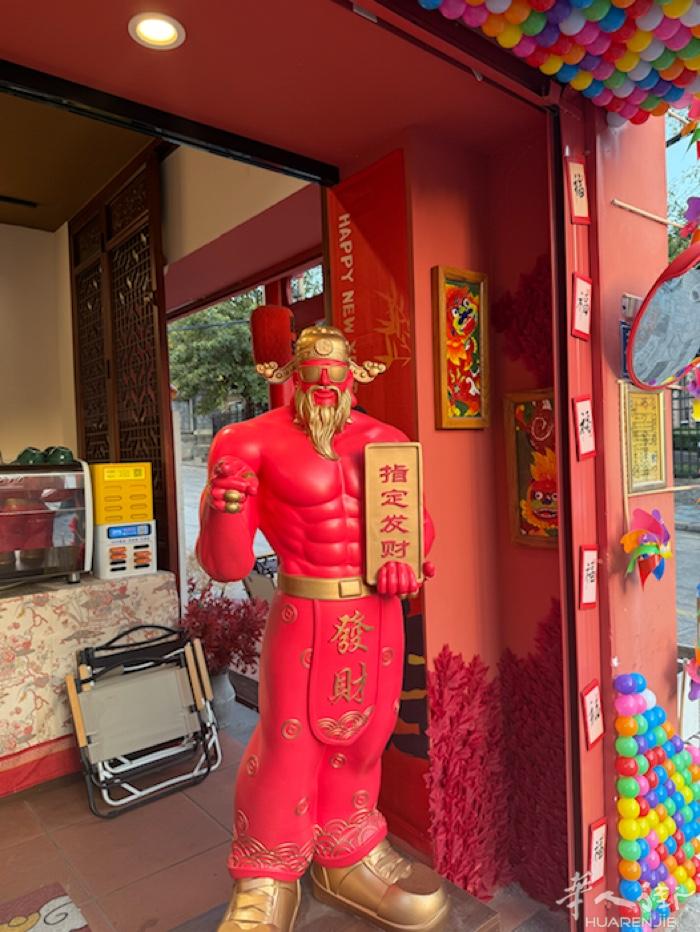 连锁店招店员，cassa 。arezzo 市中心，firenze周边招诚聘各一名