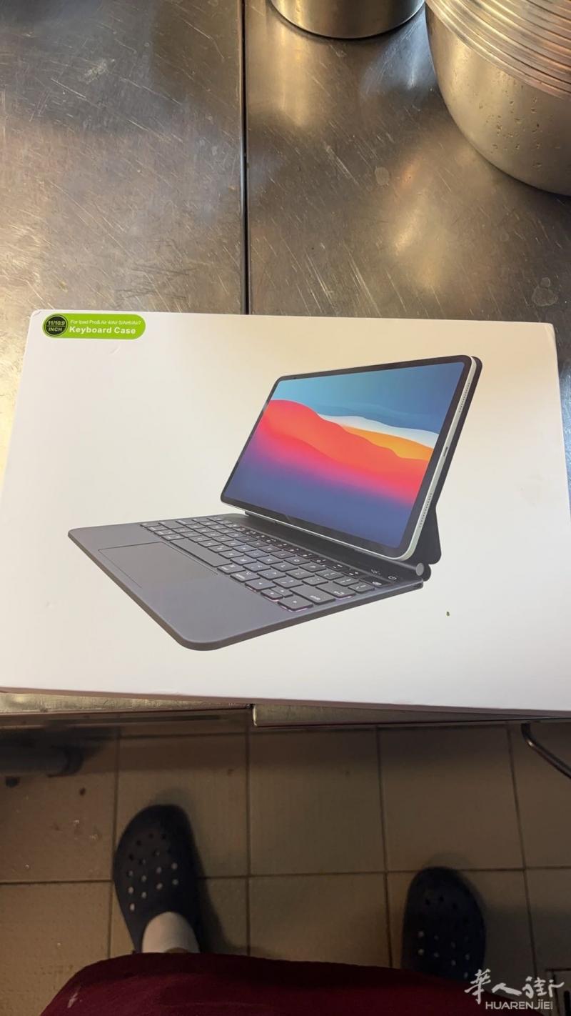 我有一个iPad妙控键盘因为买错了型号所以转让，一