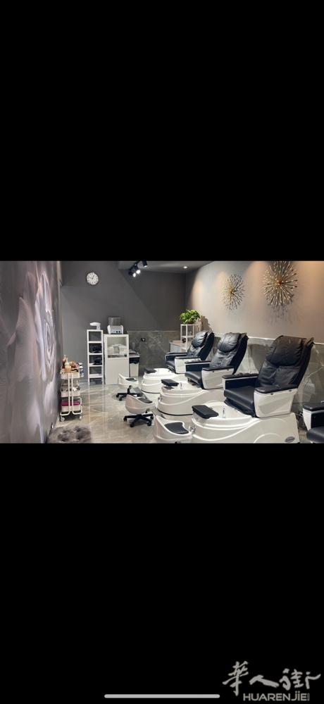 nail station 2店 富人区 招聘一名熟练光疗大工 ，住家近环境好 有
