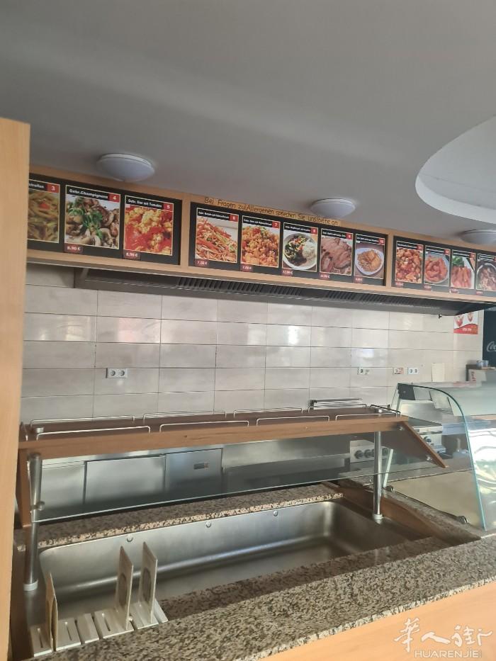 小店结业设备便宜出售自取，联系电话015225362102