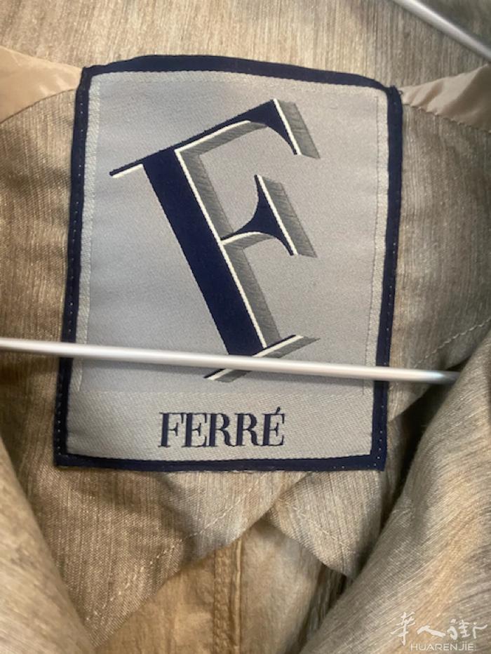 Ferré男裝风衣🧥  意大利50码，95成新  120欧  紫线自提
