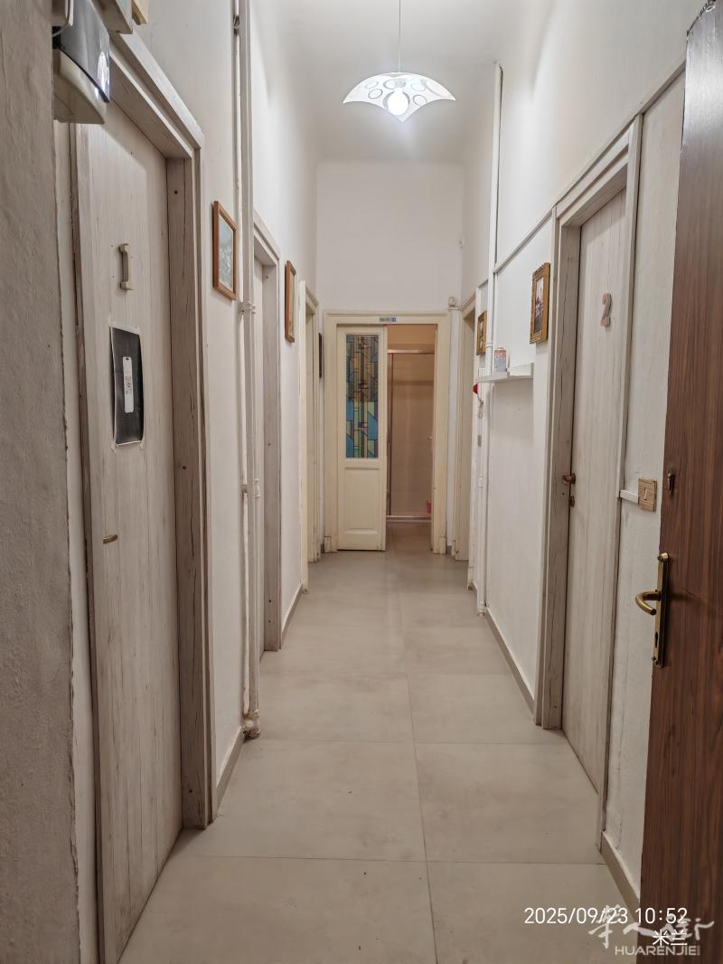 Zara地铁口1分钟分租1个房间 
🚪一个大主卧