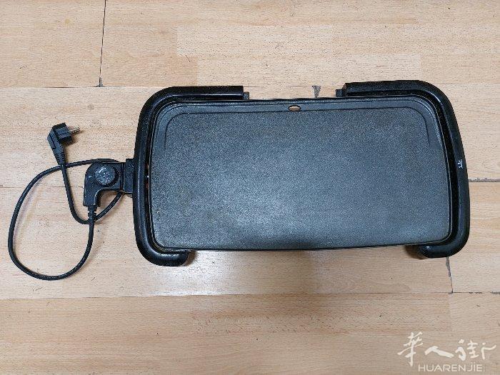 建身器3个10€，烤肉电铁板一个10€，照相机支架一个10€。微信:610584