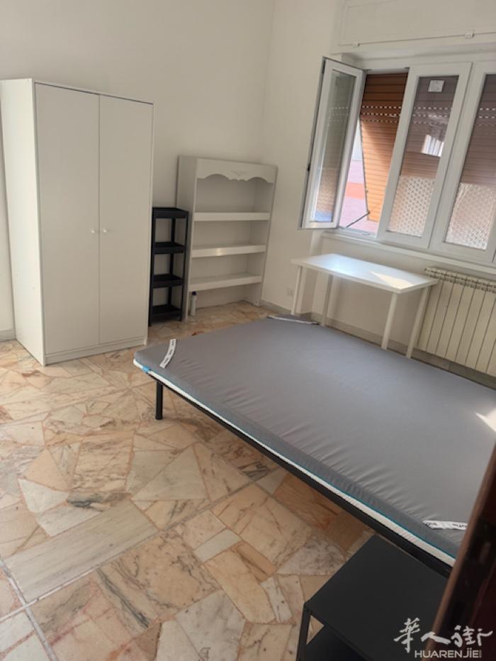 Via di tor sapienza 15A有带阳台房间出租，住家干净安静，交