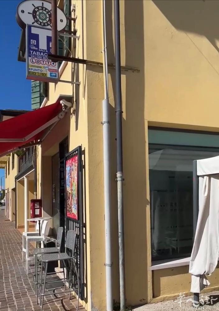 Padova附近城市酒吧带烟店转让，位置好，酒吧对面学校，公园，教堂，生意稳定，