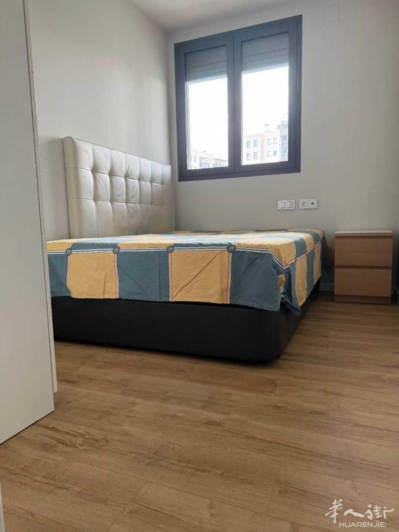 https://att.huarenjie.com/attachment/information/20251017/1760635110752117.jpg