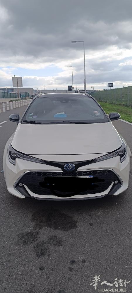 黎旅行或者出差，需要接送机的朋友们可以联系我。Toyota Corolla to