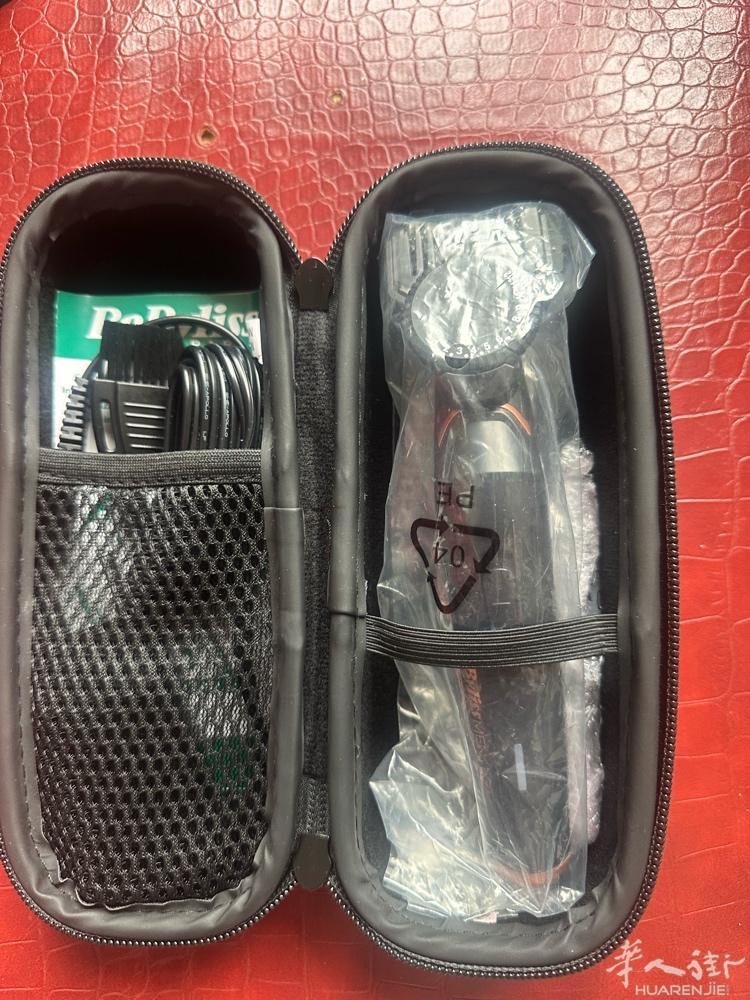 理发推子用过一回，15欧！！！  奥乐电动牙刷全新未开封，10欧！！！  品牌吹