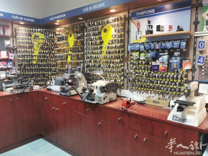 南法阿维尼翁黄金地段老店转让｜投资小、回报稳、上手快 因店主已经退休，现诚意以超