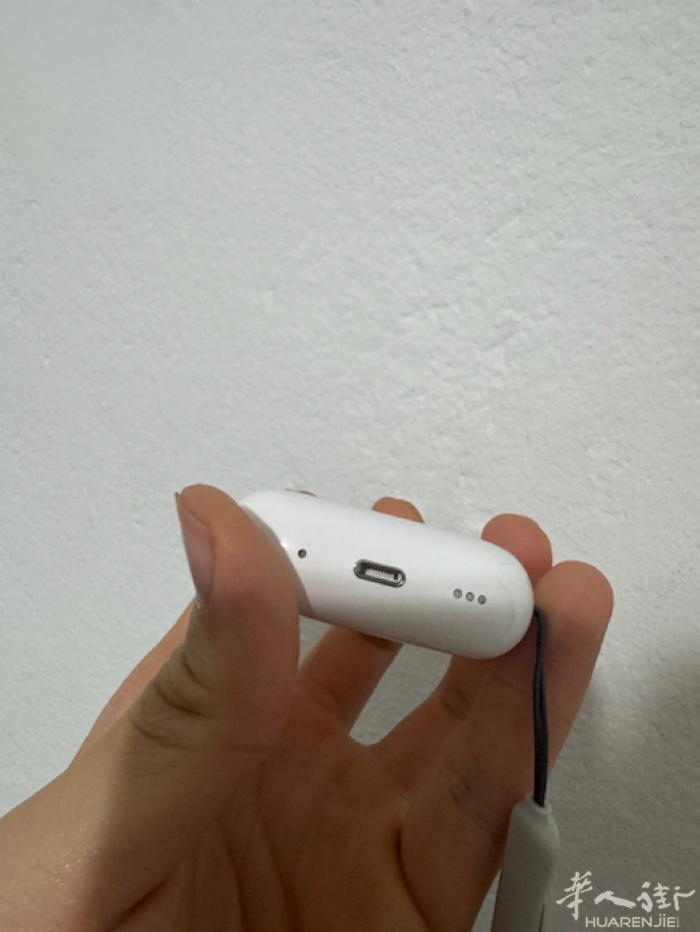 出一个苹果耳机2pro 140米兰