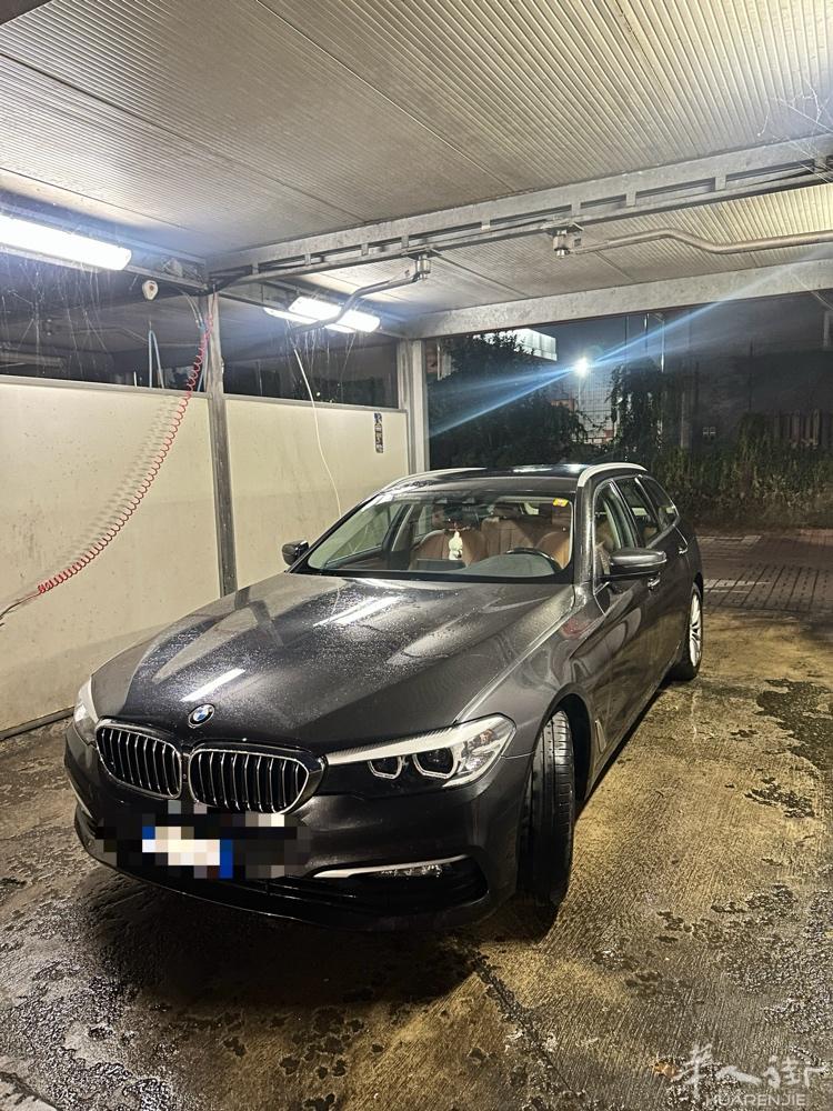 米兰接送机  出租车  包车游可以联系 司机司导超专业😍欢迎广大游客留学生及各