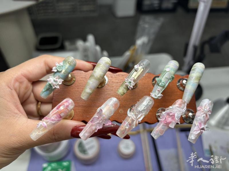 想找一份美甲的工作，有意者可以联系我