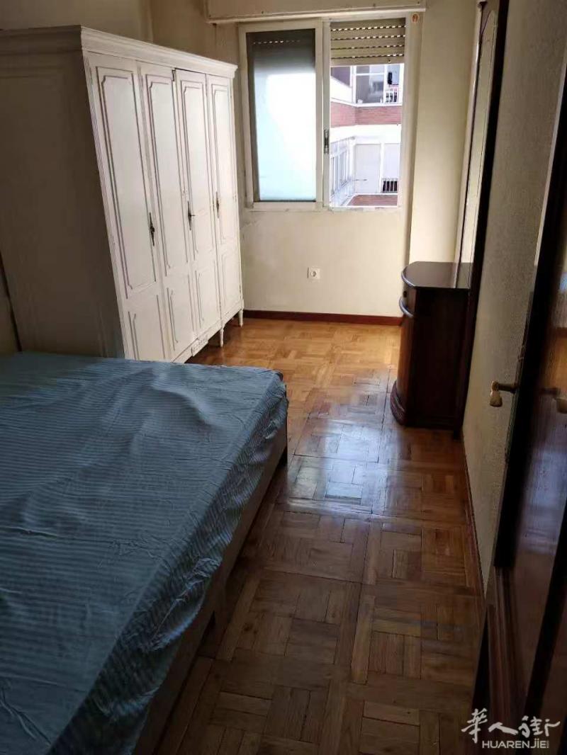 5路Pueblo nuevo有个房间出租350全包