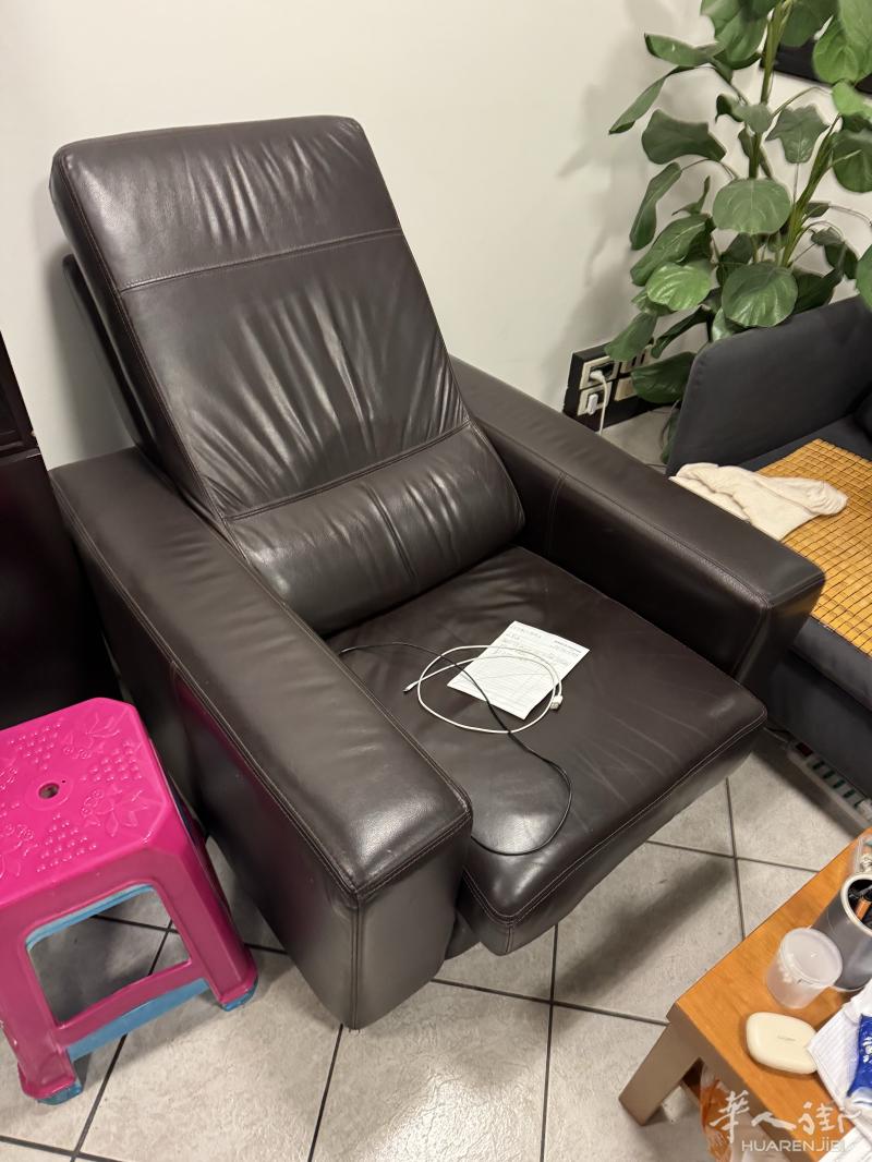 出售二手皮质沙发 买家自提 70 欧