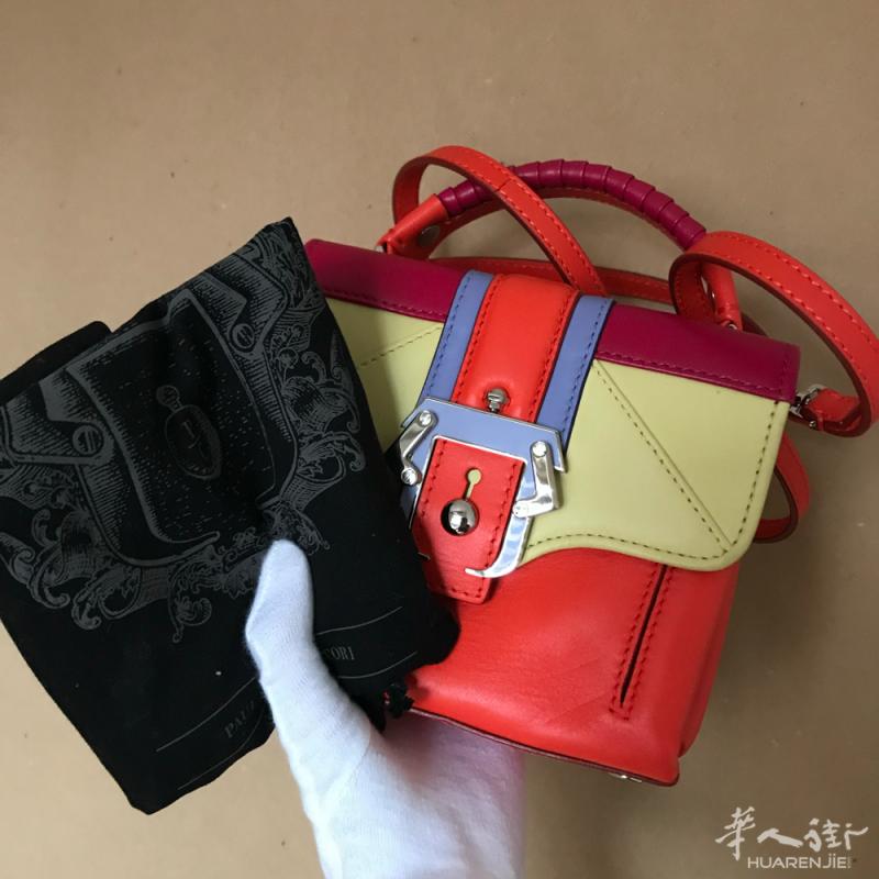 意大利Paula Cademaritori全新挎包  全新，原装防尘，卡，五金带