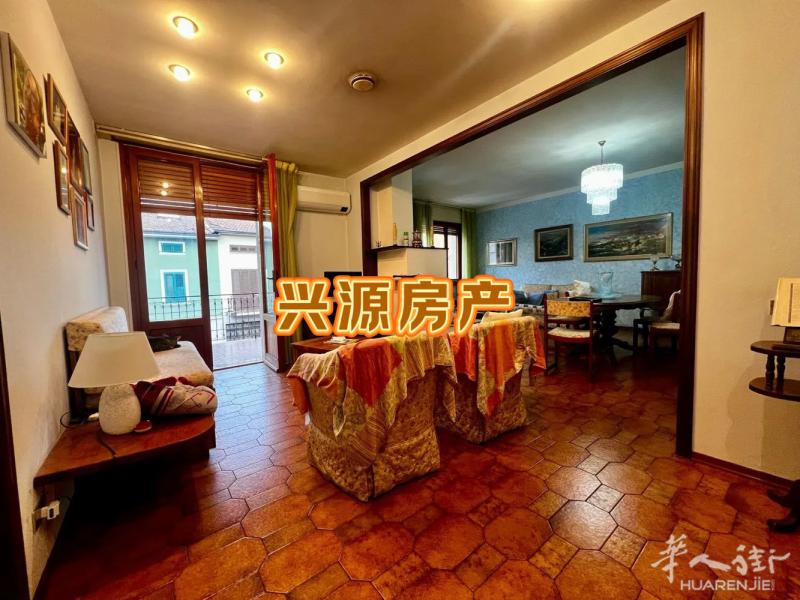 Prato在san paolo 靠近中速附近 套房出售： 居住面积约165平方米