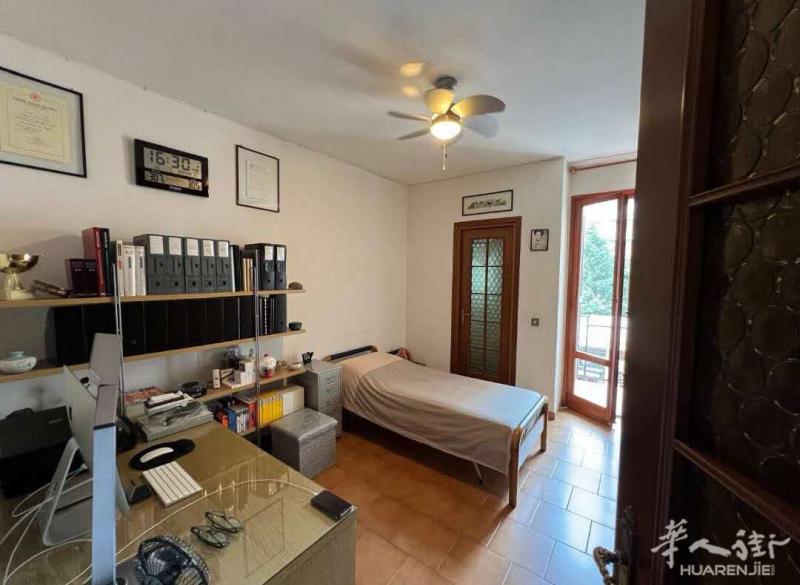 米兰绿线（Cologno monzese） 地址：via trento  楼层：