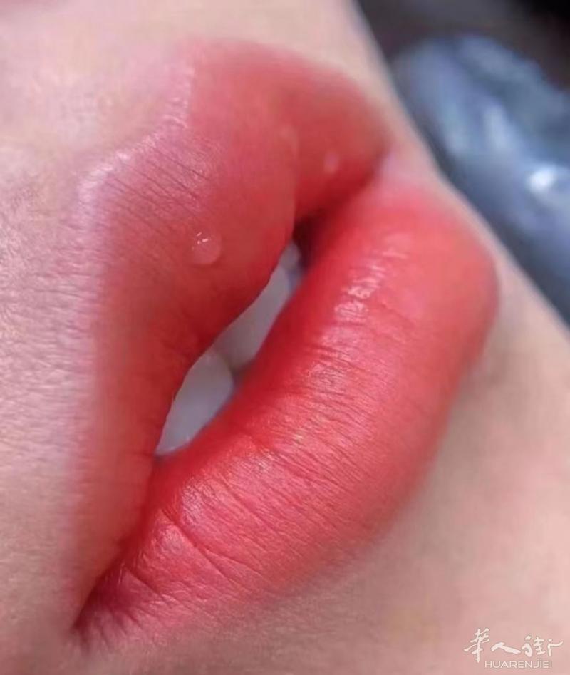Prato中国街专业纹绣师：幼态免补妈生唇，纹眉，美瞳线，美睫，联系方式：388