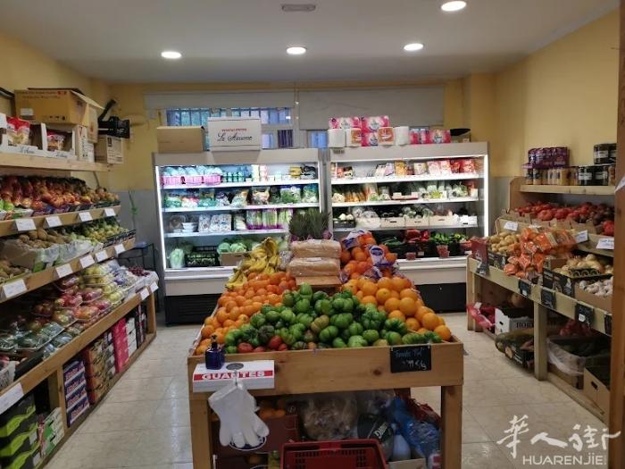水果店转让。 价格便宜。 一个女孩看不住 太累了。 适合夫妻店。生意还可以马马虎