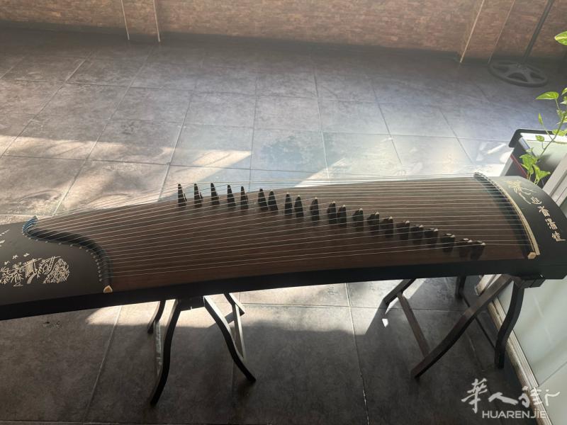 转二手古筝，略有瑕疵！！200自取