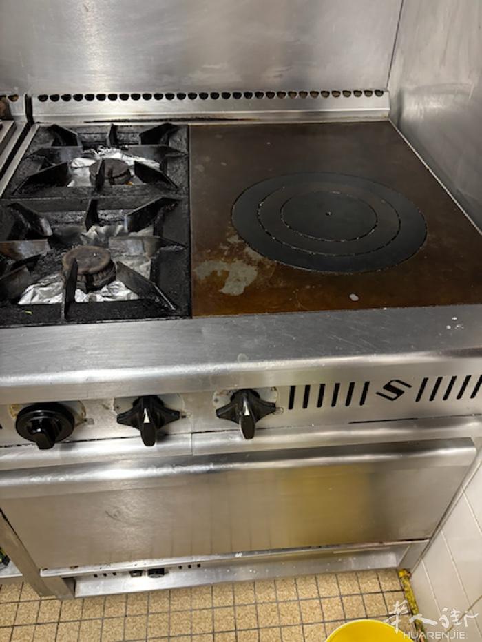 餐馆用炉头两个火头，加一个大火头在加一个烤箱，尺寸宽80公分深80公分，高90公