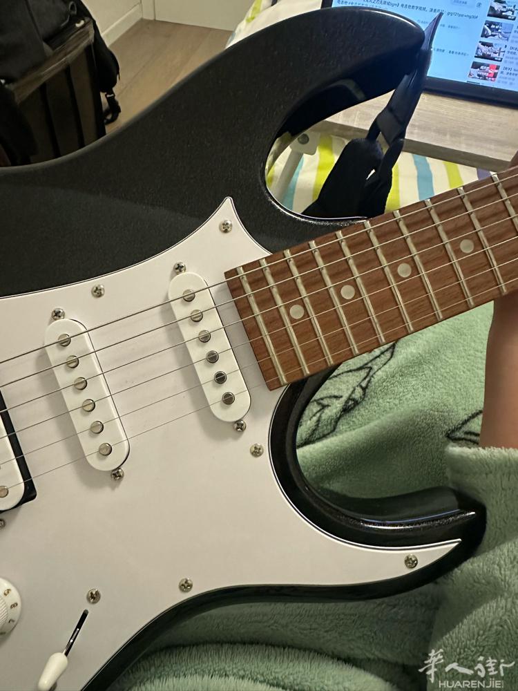出电吉他 Ibanez grx40黑色 180欧 国内买寄出来的 9月5号开始使