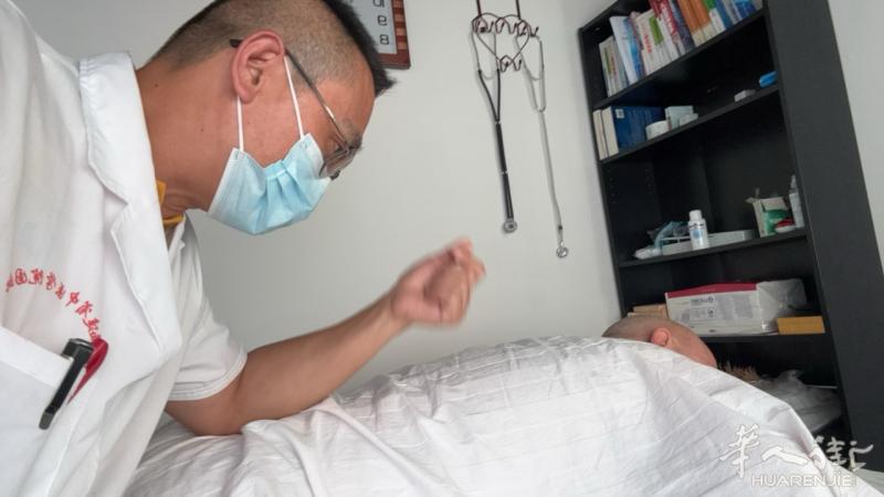 威尼斯中西医养生堂针灸推拿骨伤疼痛科在via sernaglia31，Mes