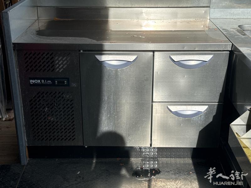酒水冰箱 几乎全新用过5-6次 还有 调酒把台 需要联系