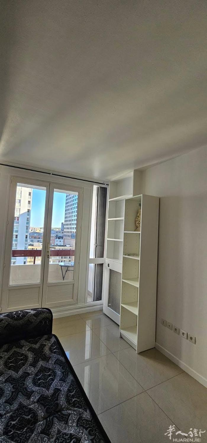 在93区 Aubervilliers 离地铁3分钟  一个studio 17平方