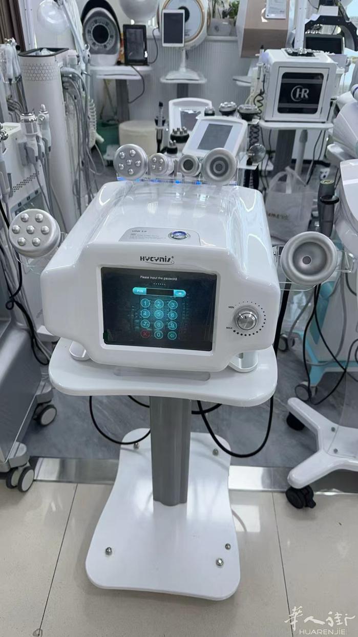 西班牙马德里所有美容仪器，美容床桌子椅子优惠转出去，人回国发展不出来了，全新合适