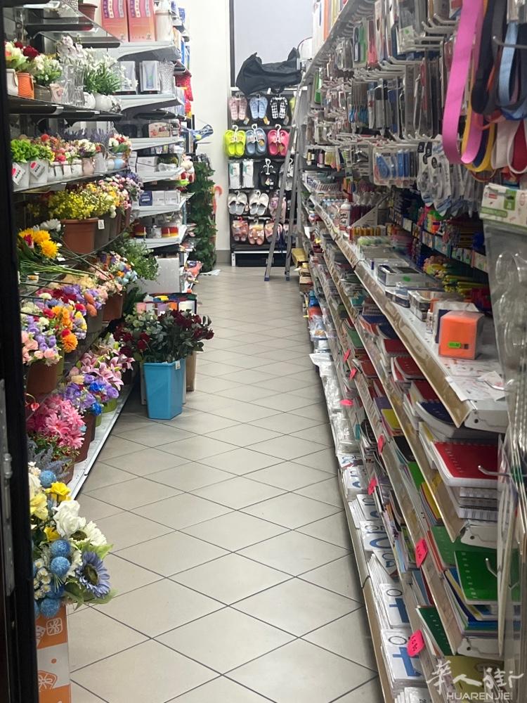 A re z z o老百货店转让，居民区，做周边生意，都是老客人，（因临时突发原