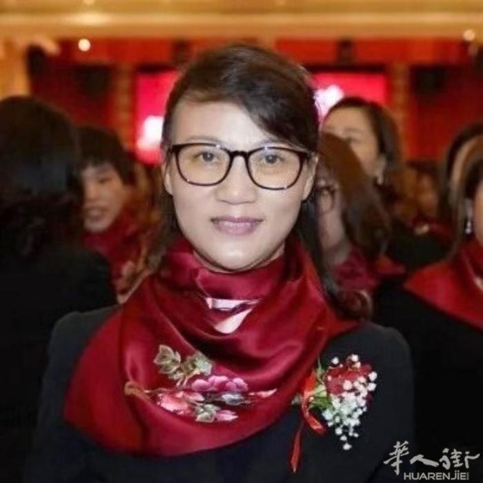我是RE/MAX地产Giusy ji , 办公地址米兰华人街via Cenisi