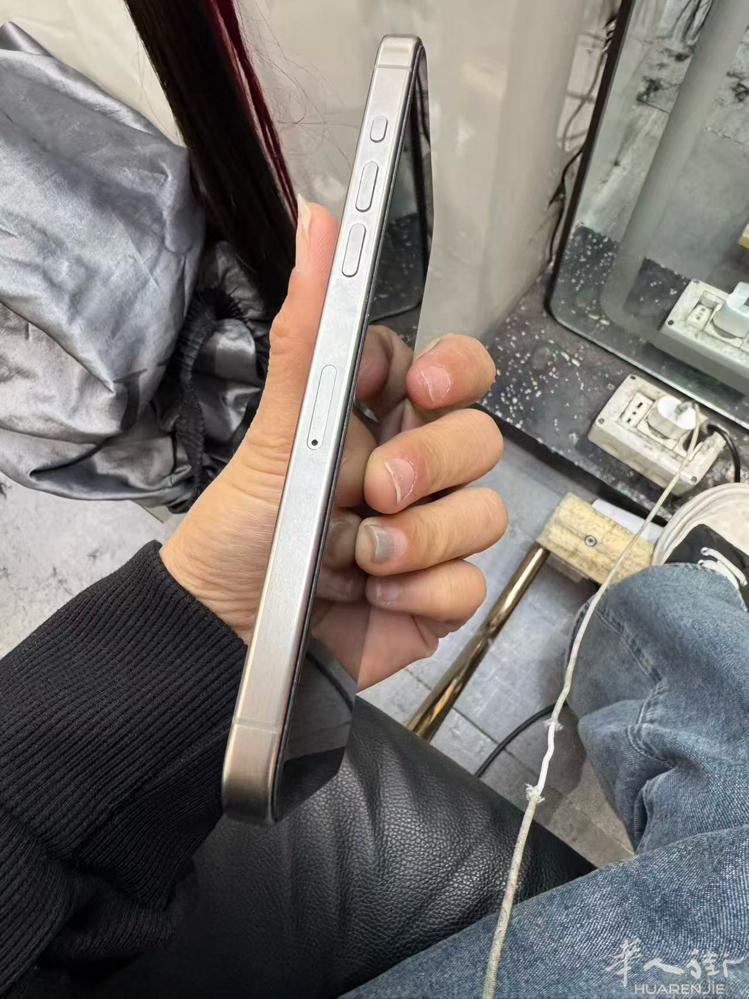 出售自用iPhone15promax，内存512Gb， 电话3791527972