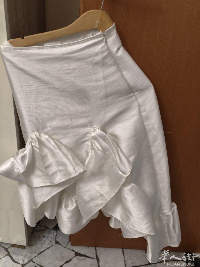 吃一些闲置衣服  有的全新 有的只穿过一次