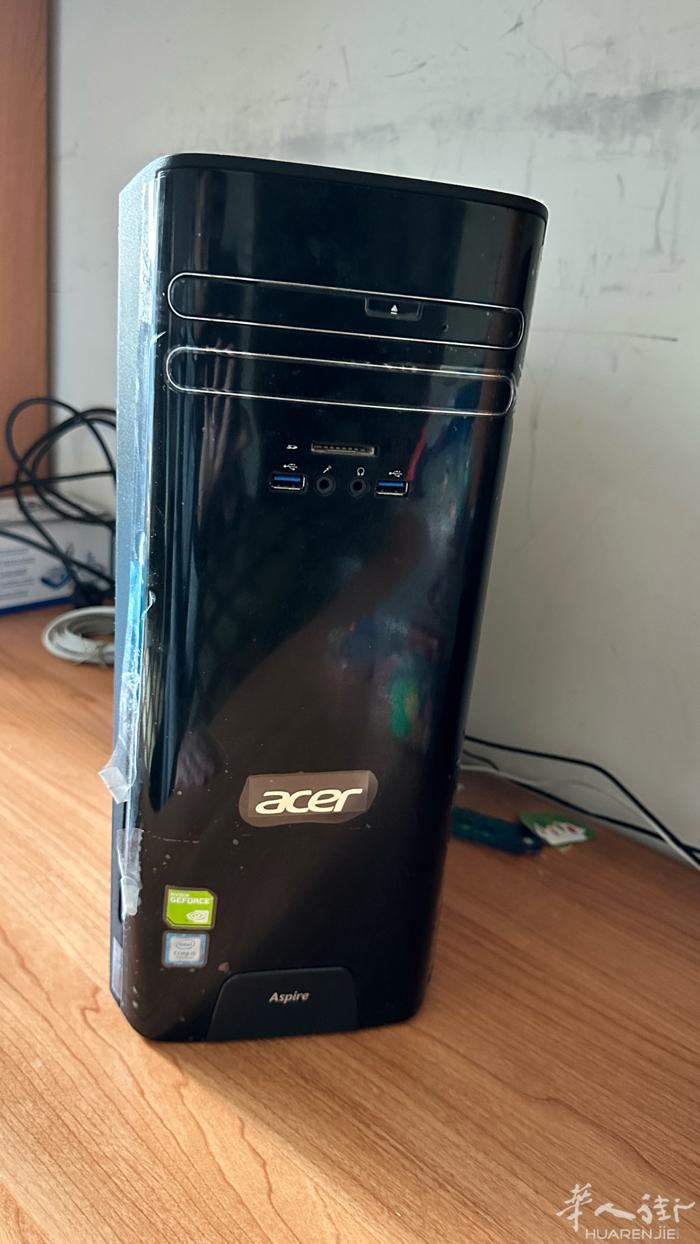 出闲置台式电脑，100欧，罗马中心可送。