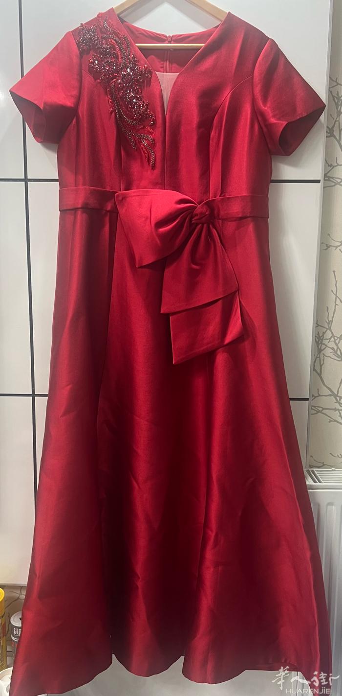 大码妈妈服出租，130～160斤都可穿！有需要的联系0635490785