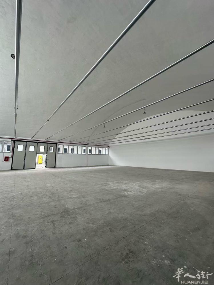 montemurlo 510 平米工厂出租，C/3 新装修，房租3300/月.