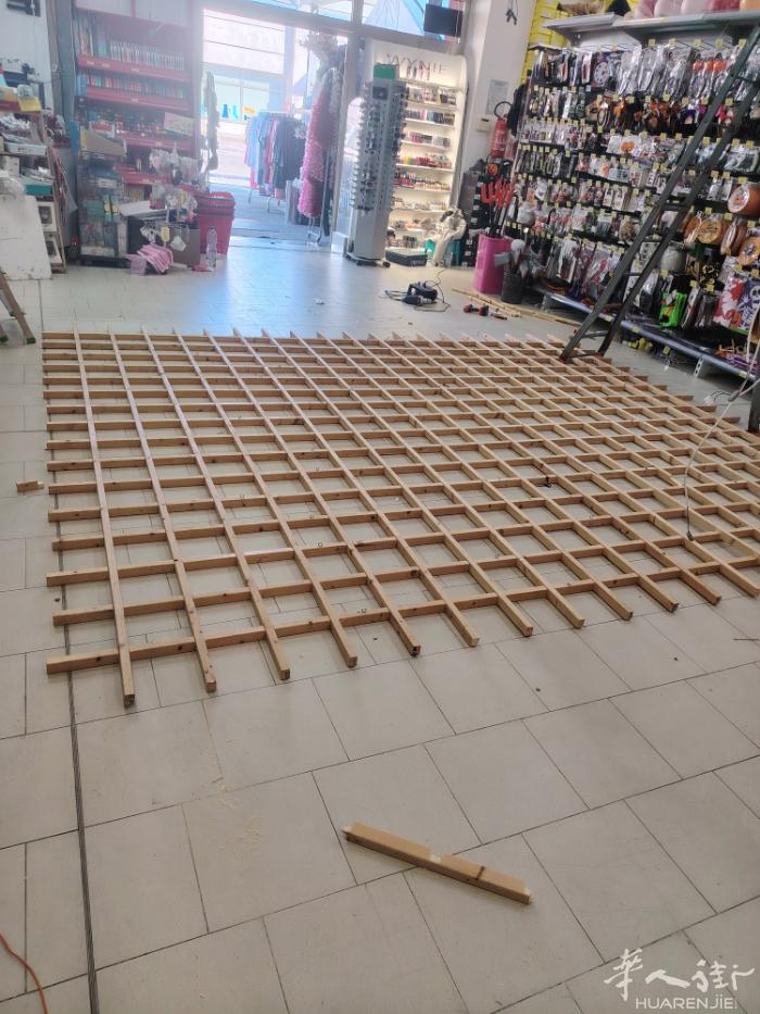 专业《装修》便利店，酒吧，住家，工厂美容美发店，家里厂里店里。大小事都可以找我的
