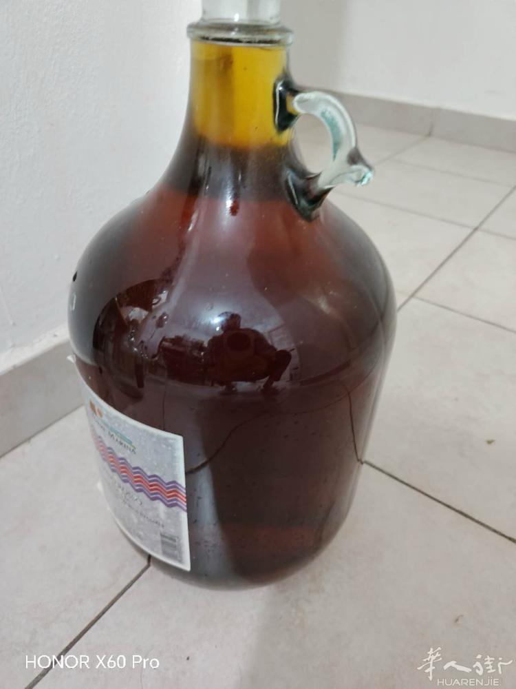 Bergamo自酿糯米酒有一段时间了很老很浓，做月子 自喝和炖煮烧东西都可以，也