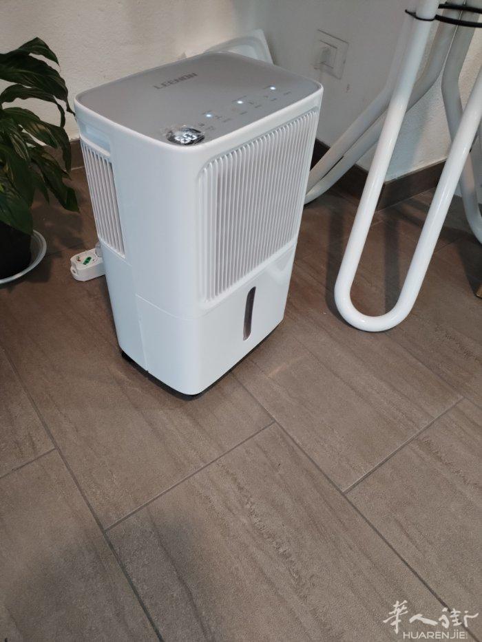 全新除湿机转让，100欧米兰边城市，有烘衣服功能，  微信联系385198720