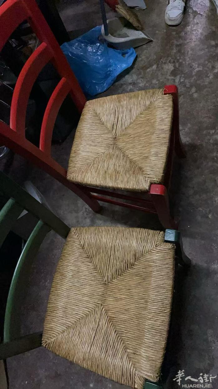 餐馆凳子出售二手 有意者联系3778219181