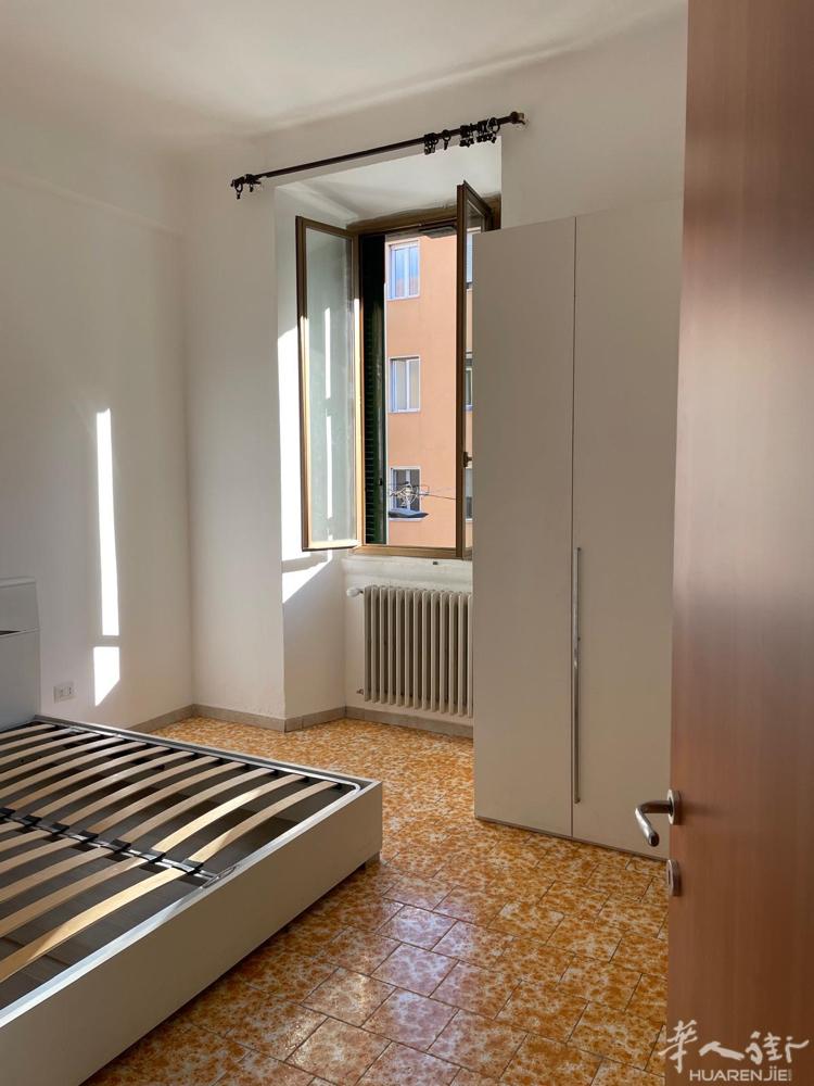 米兰piazza firenze 附近有房出租，交通便利环境良好。一分钟内到达的
