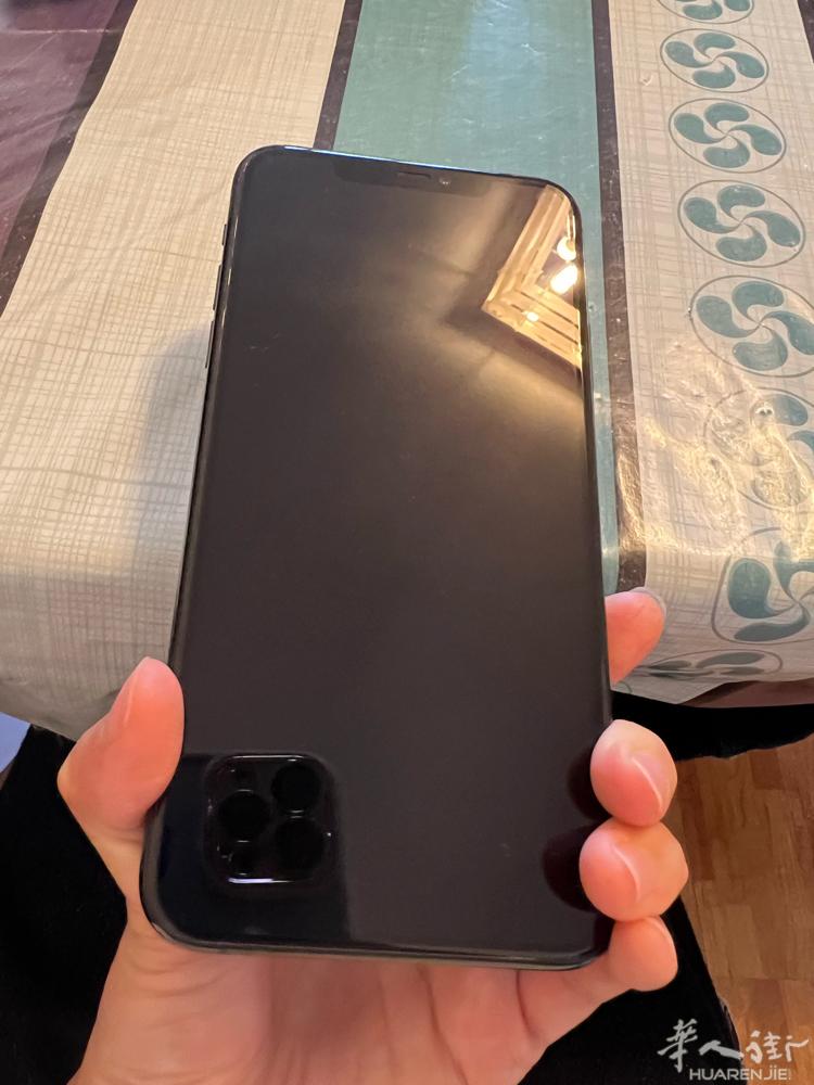 女生自用苹果手机11Pro Max256G 可以更新到最新系统，自己可以用，长辈