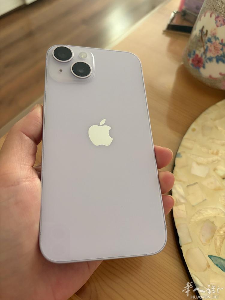 iphone 14 128g 紫色，底边有一点小磕碰如图，其它地方完美，换过电池