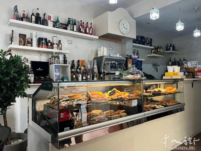 佛罗伦萨市中心——Via Ghibellina 出售： 带烟草牌照的酒吧小餐馆（