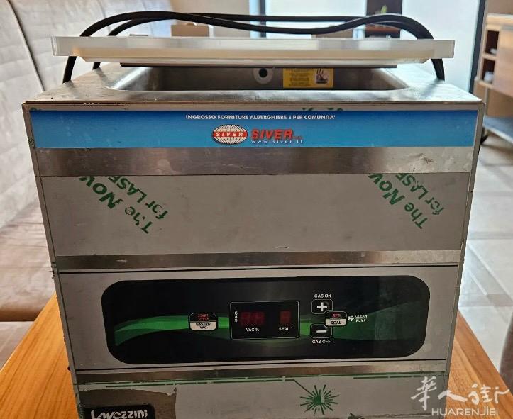 专业真空封口机，仍带有保护膜！意大利品牌：Lavezzini 型号：MYCRA-