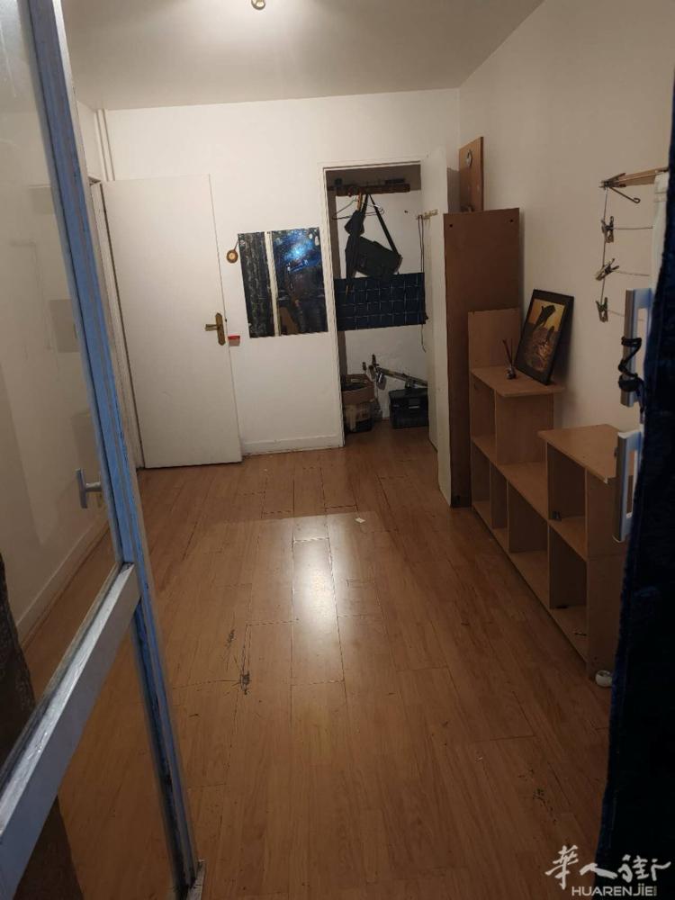 93bobigny，T1La femme站，就在站台对面，独立大房间分租，带阳台